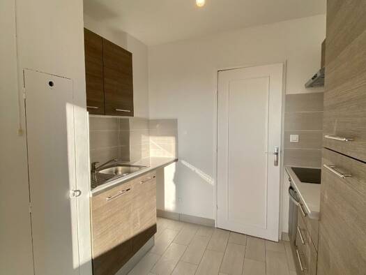 Appartement à vendre 220 000 € 2 pièces 1 chambre 49 m² 8ème étage Chatou 78400