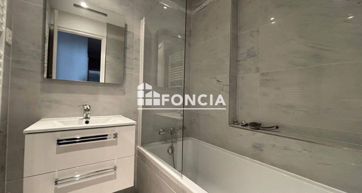 Appartement 6 pièces 154 m² · à Saint-Maur-des-Fossés · 154,3 m² · 2 950 €