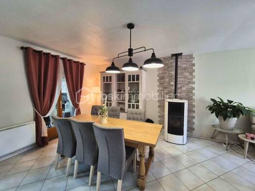 Maison à vendre 246 000 € 4 pièces 3 chambres 137 m² 860 m² de terrain Longpré-les-Corps-Saints 80510