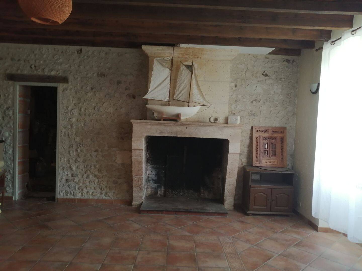 Maison 9 pièces 281 m² · à Montboyer · 281 m² · 182 000 €