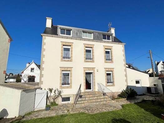 Maison à vendre 312 600 € 5 pièces 4 chambres 97 m² 706 m² de terrain Pont-Croix 29790