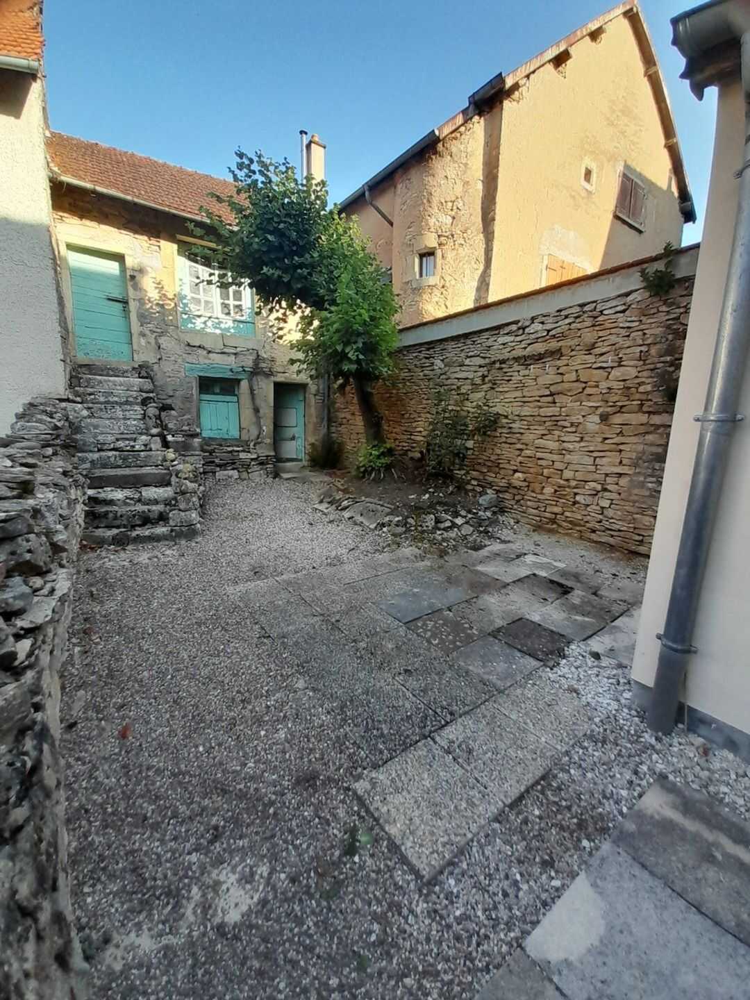 Maison 3 pièces 84 m² · à Scey-sur-Saône-Et-Saint-Albin · 84 m² · 65 000 €
