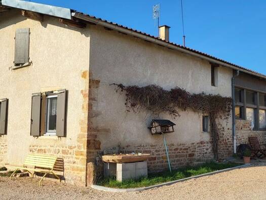 Maison à vendre 240 000 € 5 pièces 3 chambres 113 m² 2 415 m² de terrain Saint-Jean-sur-Veyle 01290