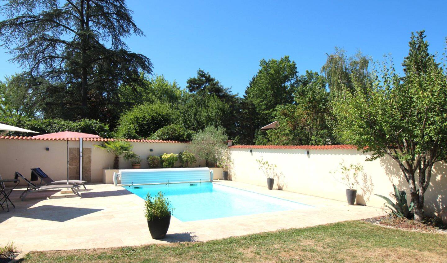Maison 7 pièces 150 m² · à Bourg-en-Bresse · 150 m² · 420 000 €