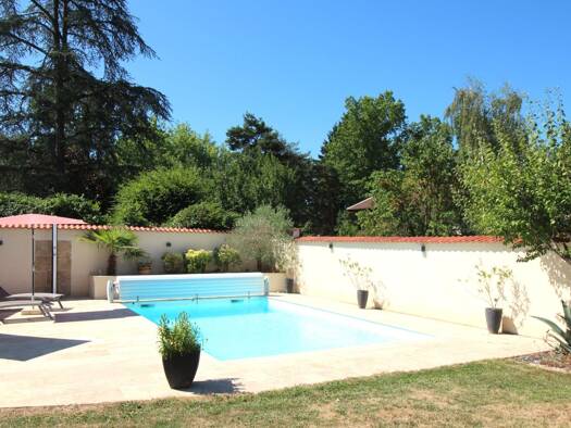 Maison à vendre 420 000 € 7 pièces 6 chambres 150 m² 778 m² de terrain Bourg-en-Bresse 01000