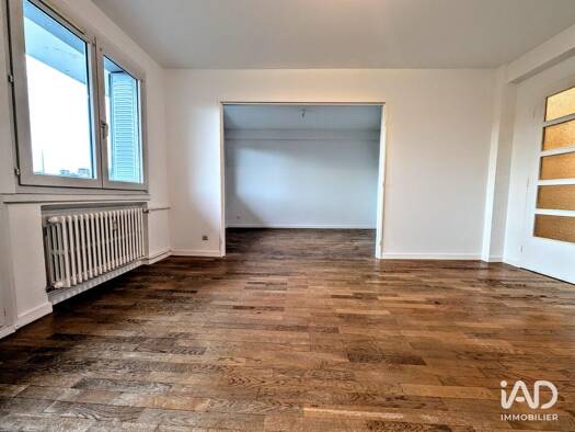Appartement à louer 1 335 € 5 pièces 3 chambres 99 m² 5ème étage Nouvelle Ville Metz 57000