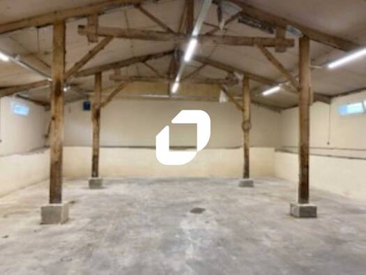 Local d'activités à louer 2 200 € 375 m² d'espace de stockage Jouars-Pontchartrain 78760