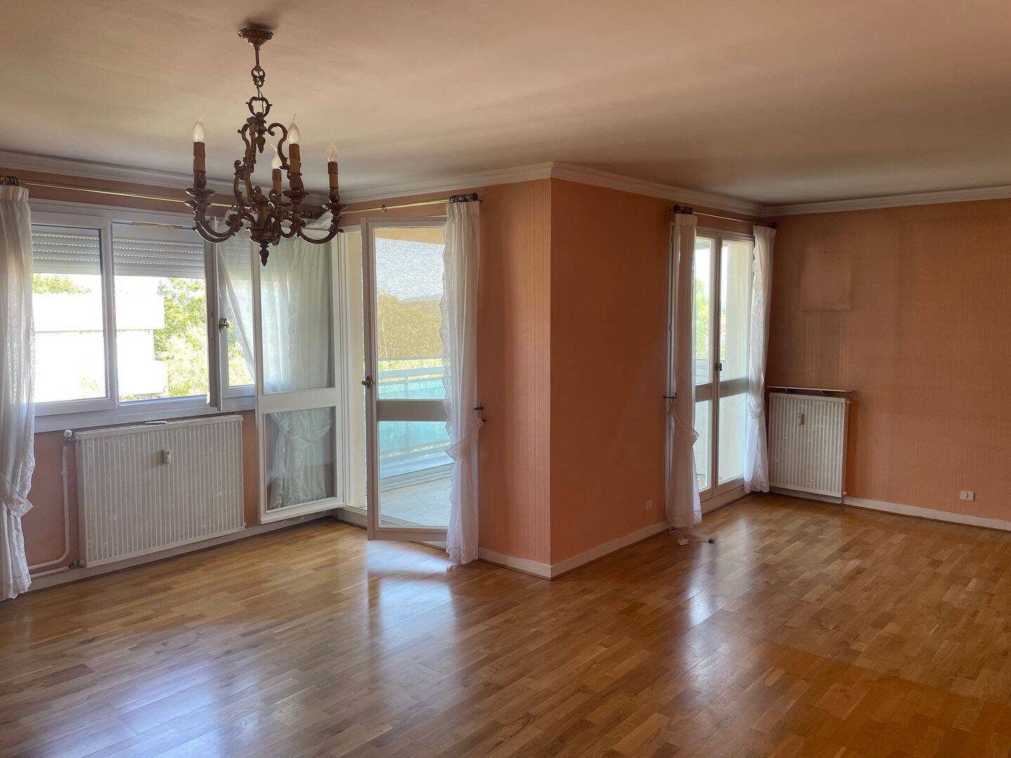 Appartement 4 pièces 90 m² · à Montceau-les-Mines · 90 m² · 90 000 €