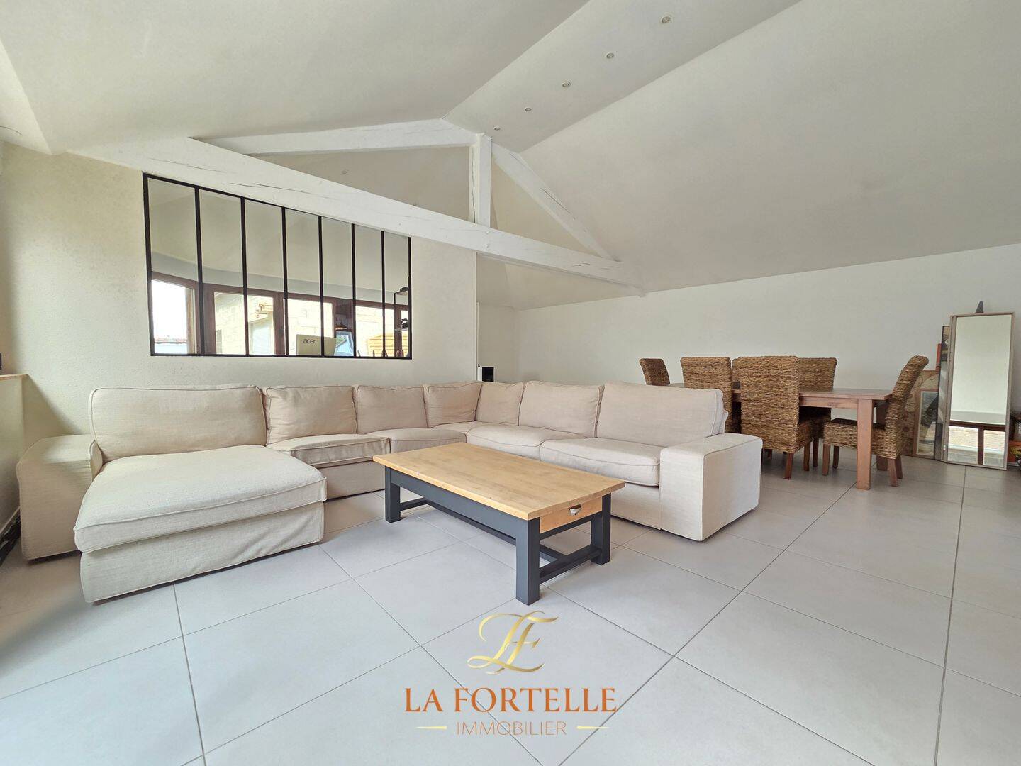 Maison 8 pièces 215 m² · à Longnes · 215 m² · 412 000 €