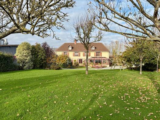 Maison à vendre 343 200 € 6 pièces 4 chambres 165 m² 4 960 m² de terrain Méautis 50500