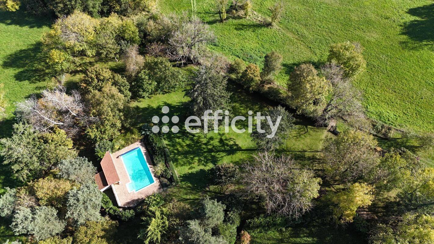Maison 10 pièces 282 m² · à Estandeuil · 282 m² · 449 000 €