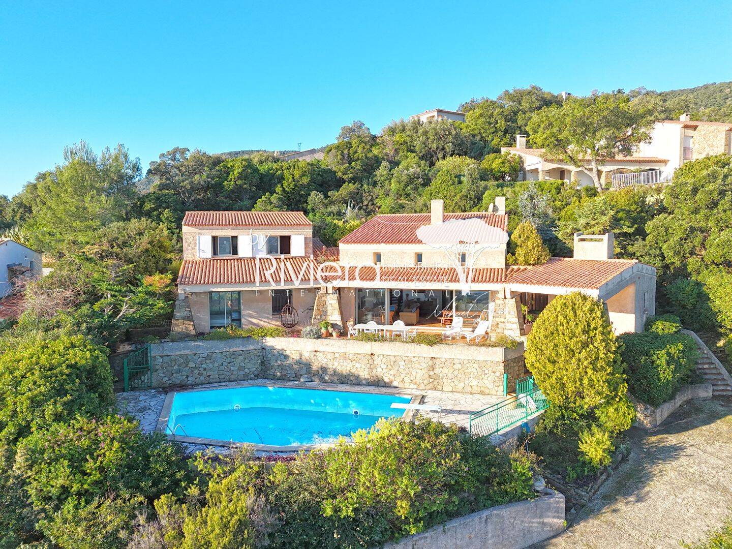 Maison 7 pièces 184 m² · à Cavalaire-sur-Mer · 184 m² · 1 999 999 €