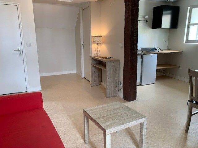 Appartement 2 pièces 28 m² · à Laval · 27,9 m² · 370 €