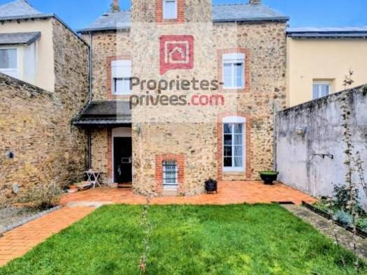 Maison à vendre 153 990 € 4 pièces 2 chambres 101 m² 279 m² de terrain Cossé-le-Vivien 53230