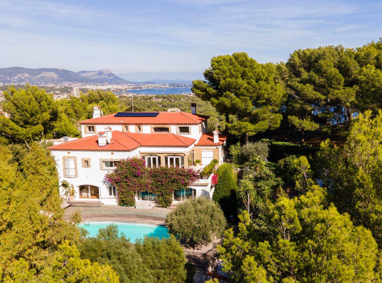 Maison 19 pièces 537 m² · à La Seyne-sur-Mer · 537 m² · 2 990 000 €