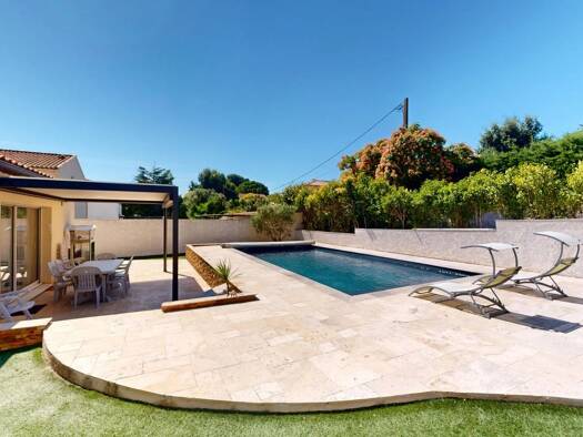 Maison de plain-pied à vendre 565 000 € 5 pièces 4 chambres 109,5 m² 773 m² de terrain Les Comtes Est Port-de-Bouc 13110