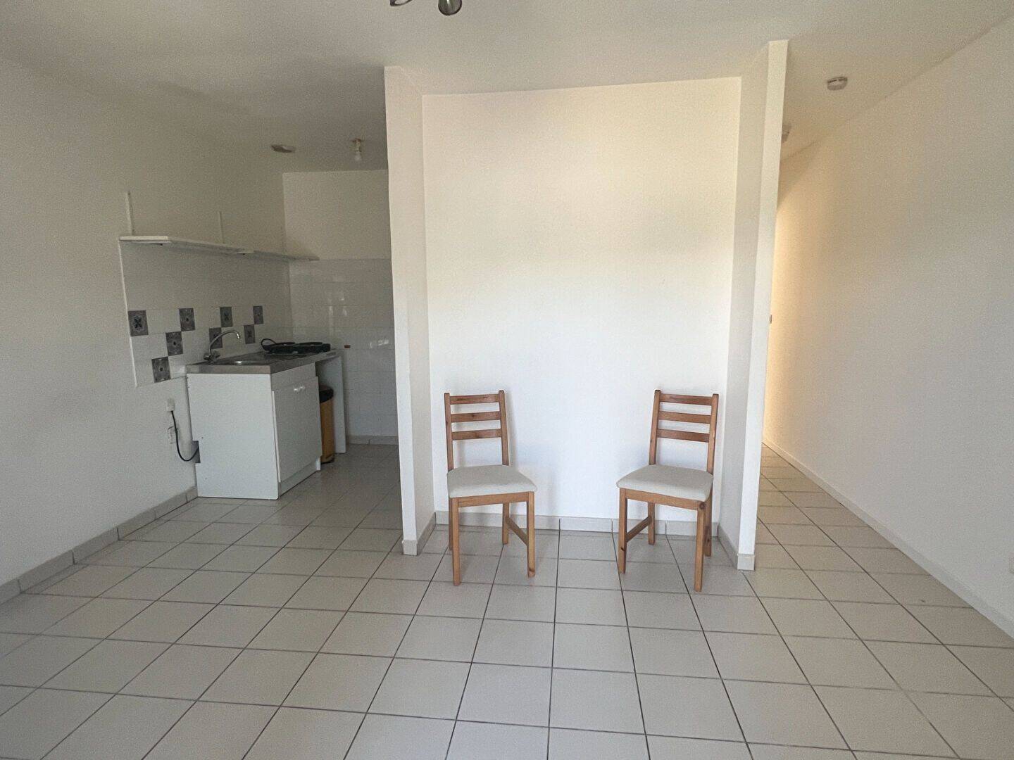 Appartement 2 pièces 37 m² · à Molières-sur-Cèze · 37 m² · 360 €/mois