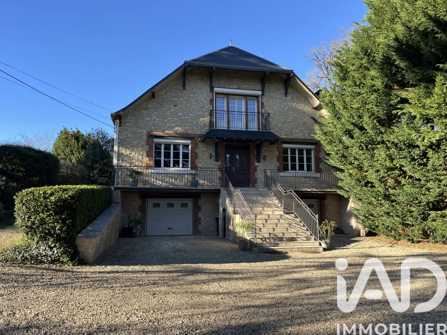 Maison 7 pièces 200 m² · à Ruffec · 200 m² · 310 000 €