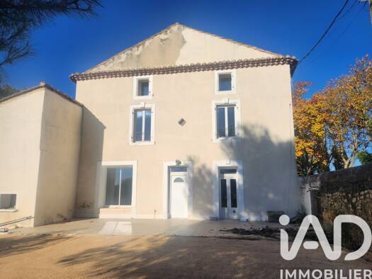 Mas à vendre 399 000 € 6 pièces 4 chambres 178 m² 3 200 m² de terrain Castillon-du-Gard 30210