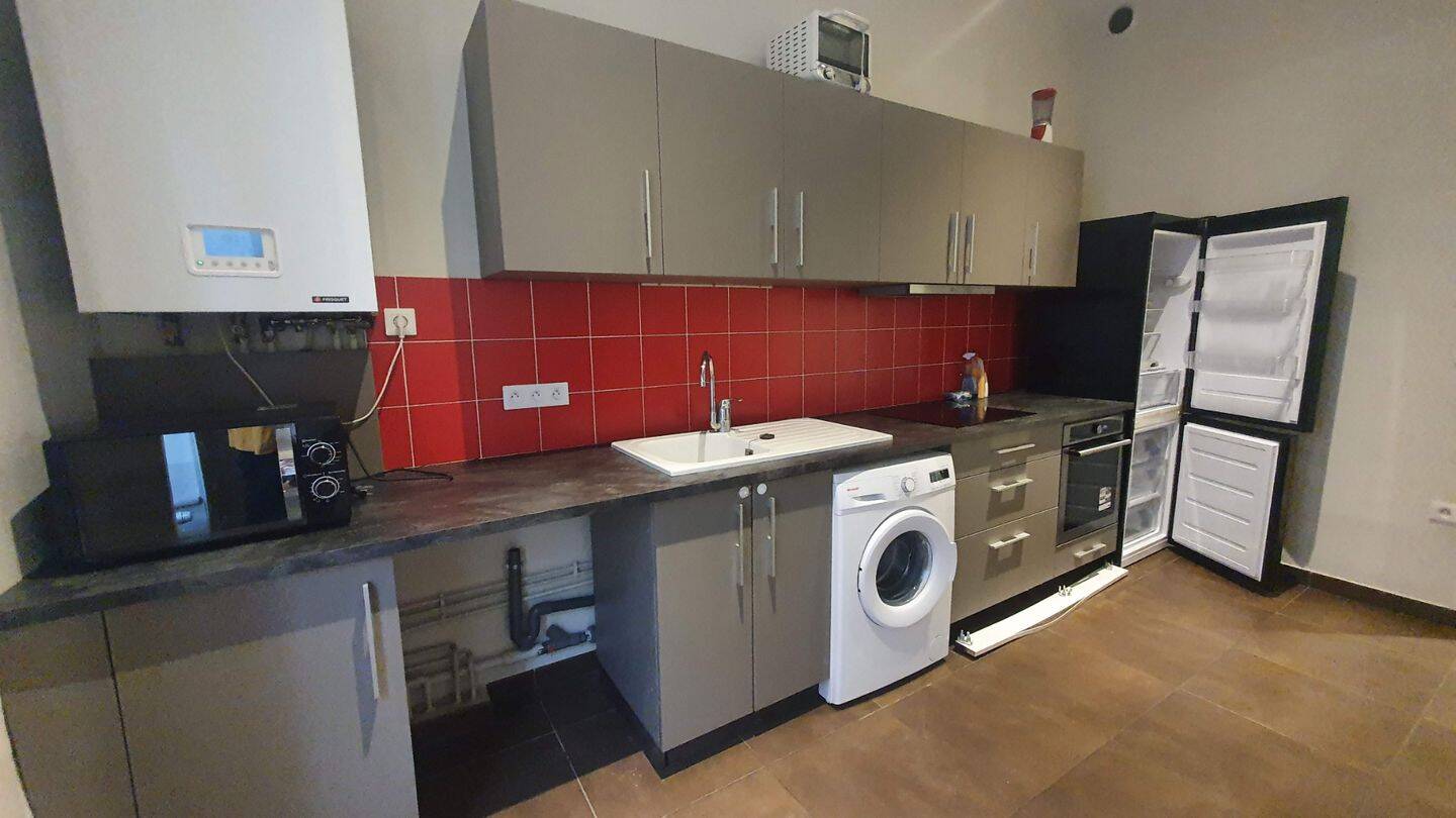 Appartement 3 pièces 86 m² · à Lyon 3ème Arrondissement · 85,5 m² · 1 335 €/mois