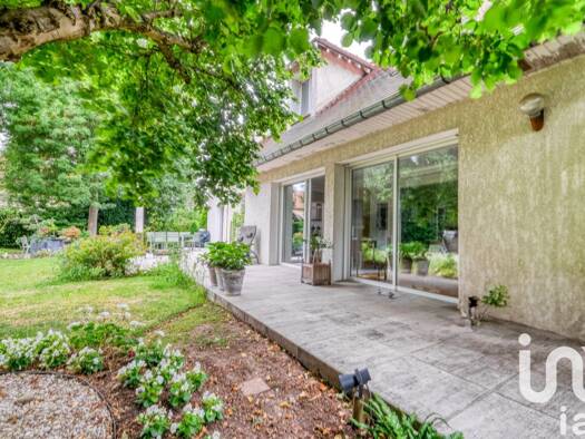 Maison à vendre 925 000 € 5 pièces 4 chambres 250 m² 1 695 m² de terrain Déviation route Nationale Nord Lagny-sur-Marne 77400