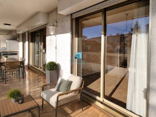 Appartement à vendre 395 000 € 4 pièces 3 chambres 93,2 m² Étage 1/5 Saint-Raphaël 83530