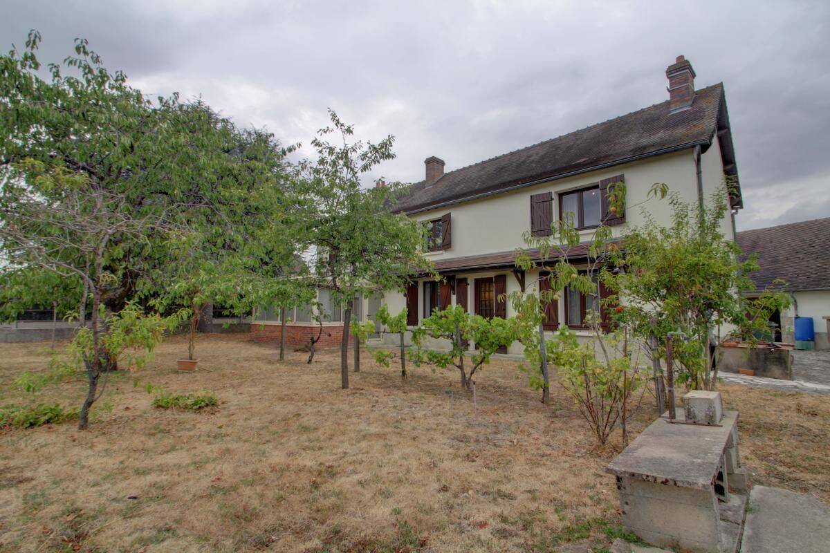 Maison 5 pièces 132 m² · à Saran · 132,3 m² · 190 000 €