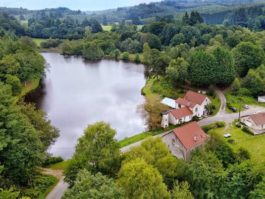 Hôtel à vendre Fonds de commerce 670 000 € 1 pièce 1 000 m² d'espace de restauration Rural Est Tulle 19000