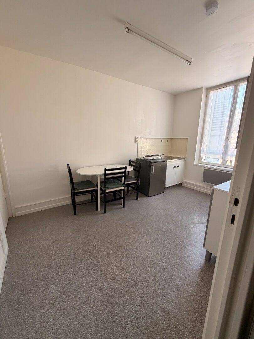 Appartement 2 pièces 23 m² · à Saint-Quentin · 22,6 m² · 360 €
