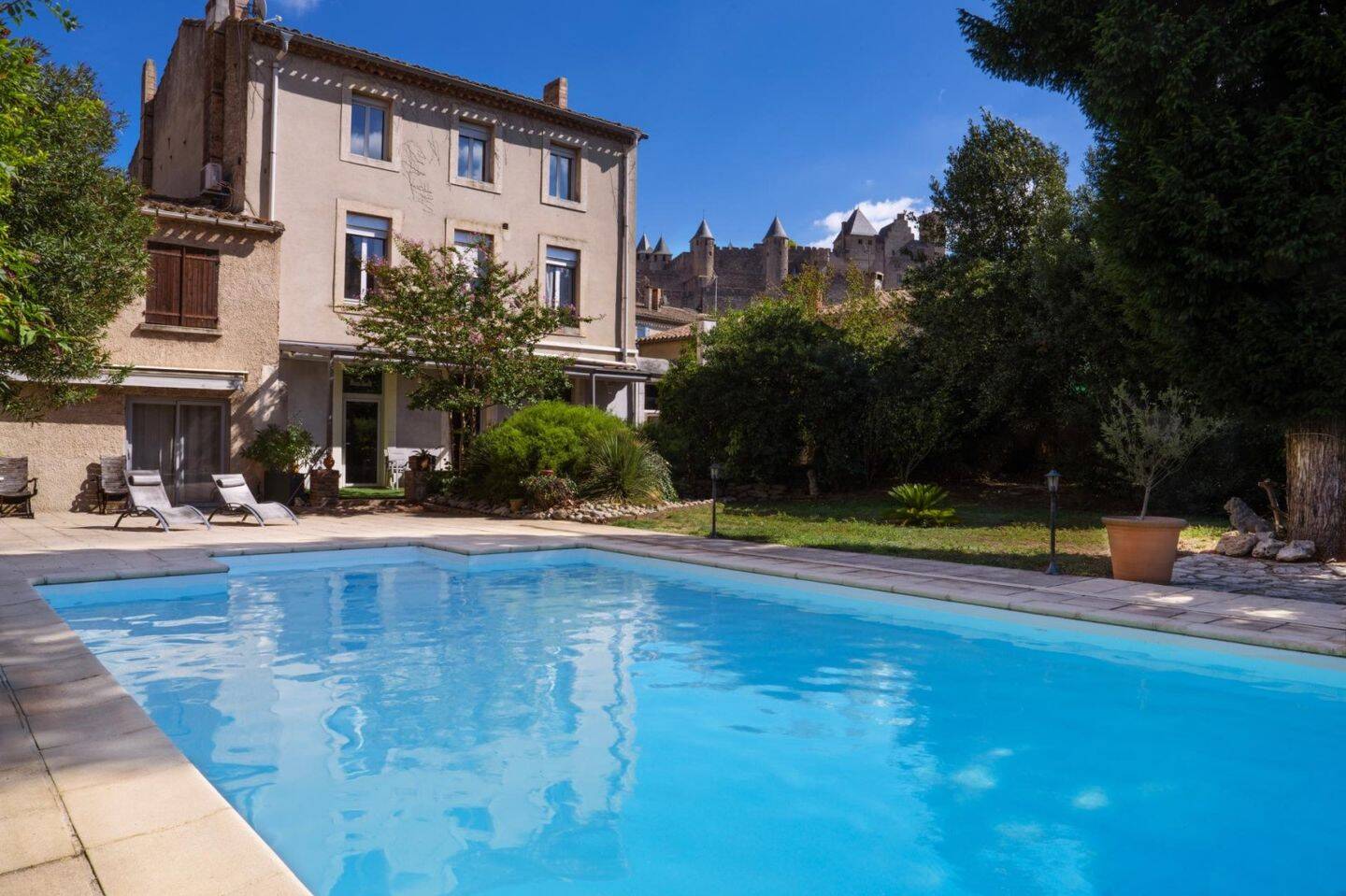 Maison 12 pièces 450 m² · à Carcassonne · 450 m² · 855 000 €