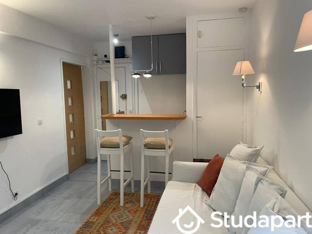 Appartement 1 pièce 25 m² · à Paris 16ème Arrondissement · 25 m² · 1 200 €/mois