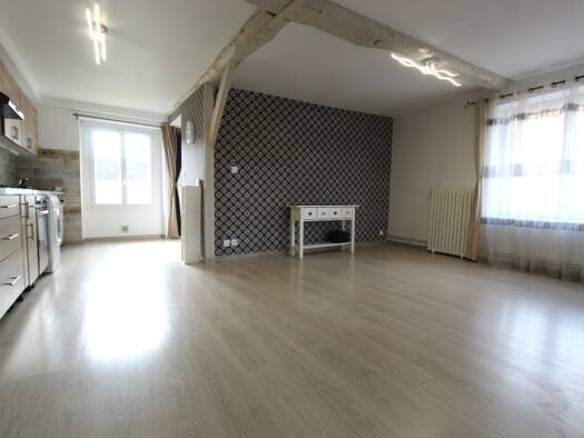 Duplex à vendre 79 900 € 3 pièces 1 chambre 74,1 m² Étage 1/2 Le Mouesse Nevers 58000