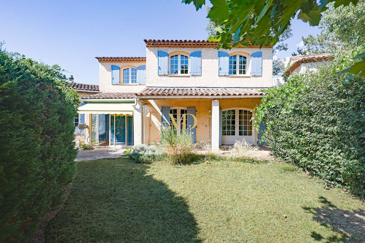 Maison 7 pièces 296 m² · à Villars · 296 m² · 699 000 €