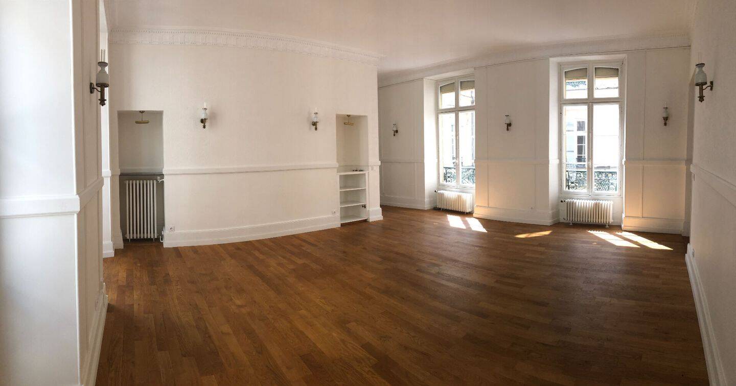 Appartement 5 pièces 150 m² · à Angers · 150 m² · 2 050 €