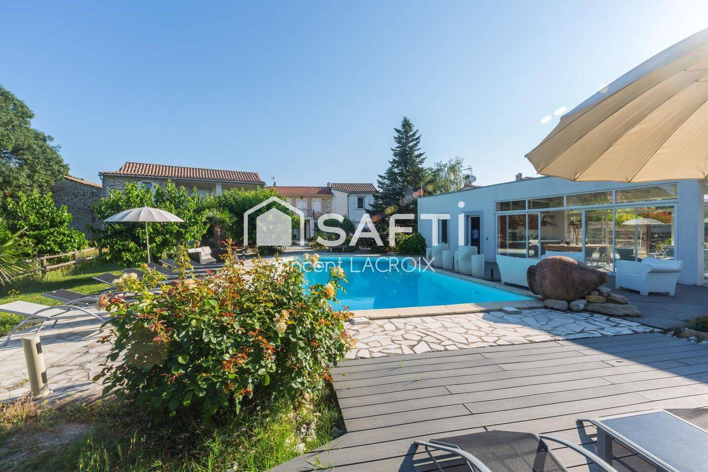 Maison 17 pièces 759 m² · à Allègre-les-Fumades · 759 m² · 1 854 000 €