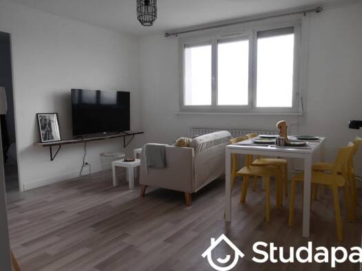 Colocation à louer - logement étudiant 465 € 1 pièce 3 chambres 11 m² 14ème étage Maison Blanche-Wilson Reims 51100