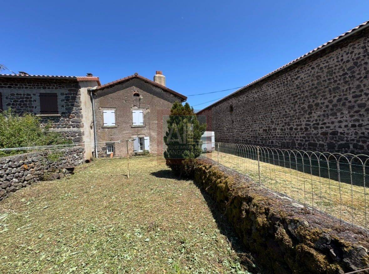 Maison 2 pièces 250 m² · à Le Bouchet-Saint-Nicolas · 250 m² · 107 000 €