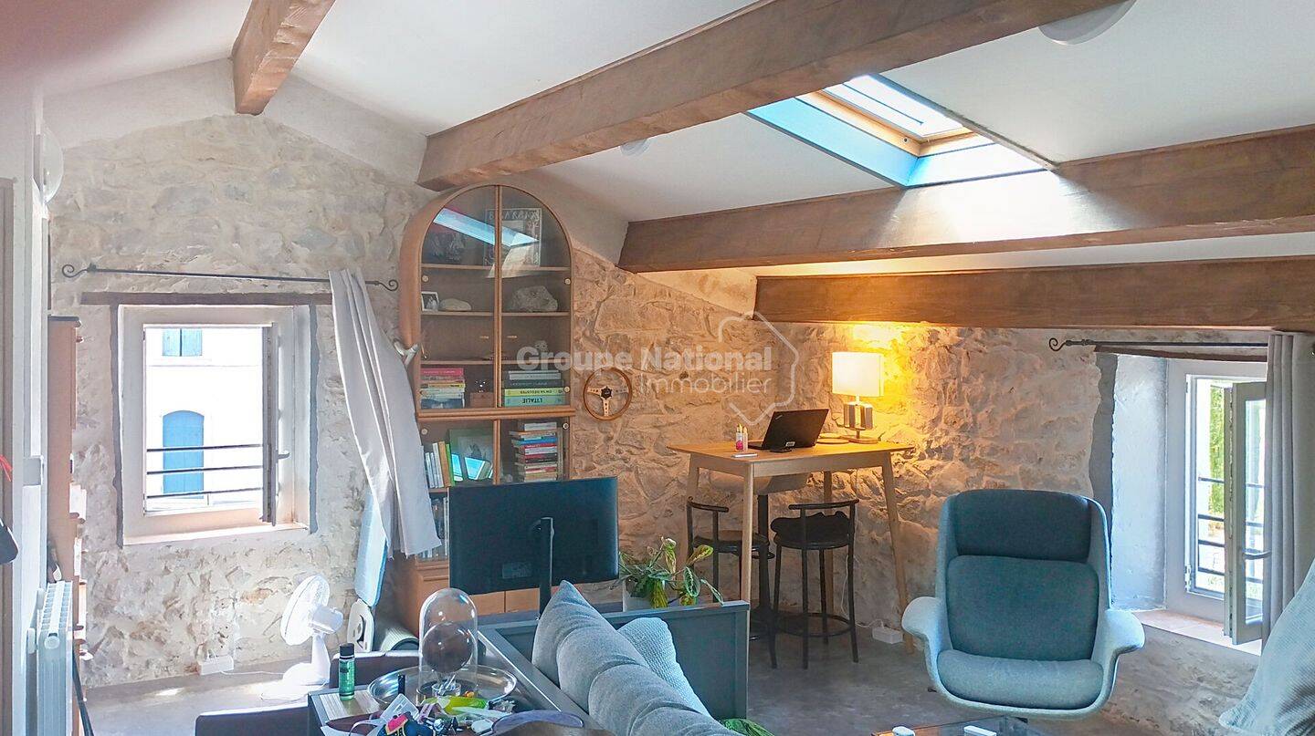 Appartement 2 pièces 67 m² · à Pont-Saint-Esprit · 67 m² · 545 €