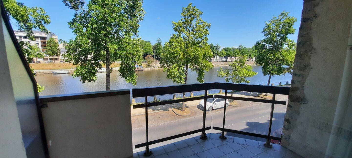 Appartement 1 pièce 24 m² · à Laval · 24 m² · 390 €