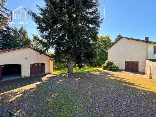 Maison de plain-pied à vendre 258 000 € 8 pièces 5 chambres 270 m² 2 500 m² de terrain Eyjeaux 87220