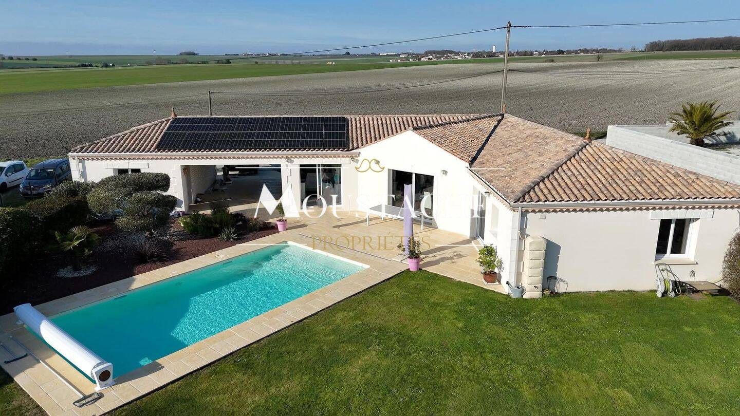 Maison 5 pièces 163 m² · à Semussac · 163 m² · 598 000 €