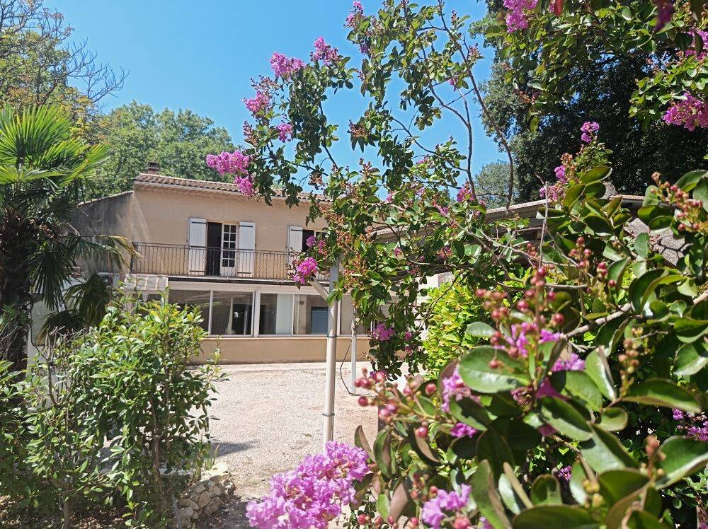 Maison 7 pièces 160 m² · à Mallemort · 160 m² · 460 000 €