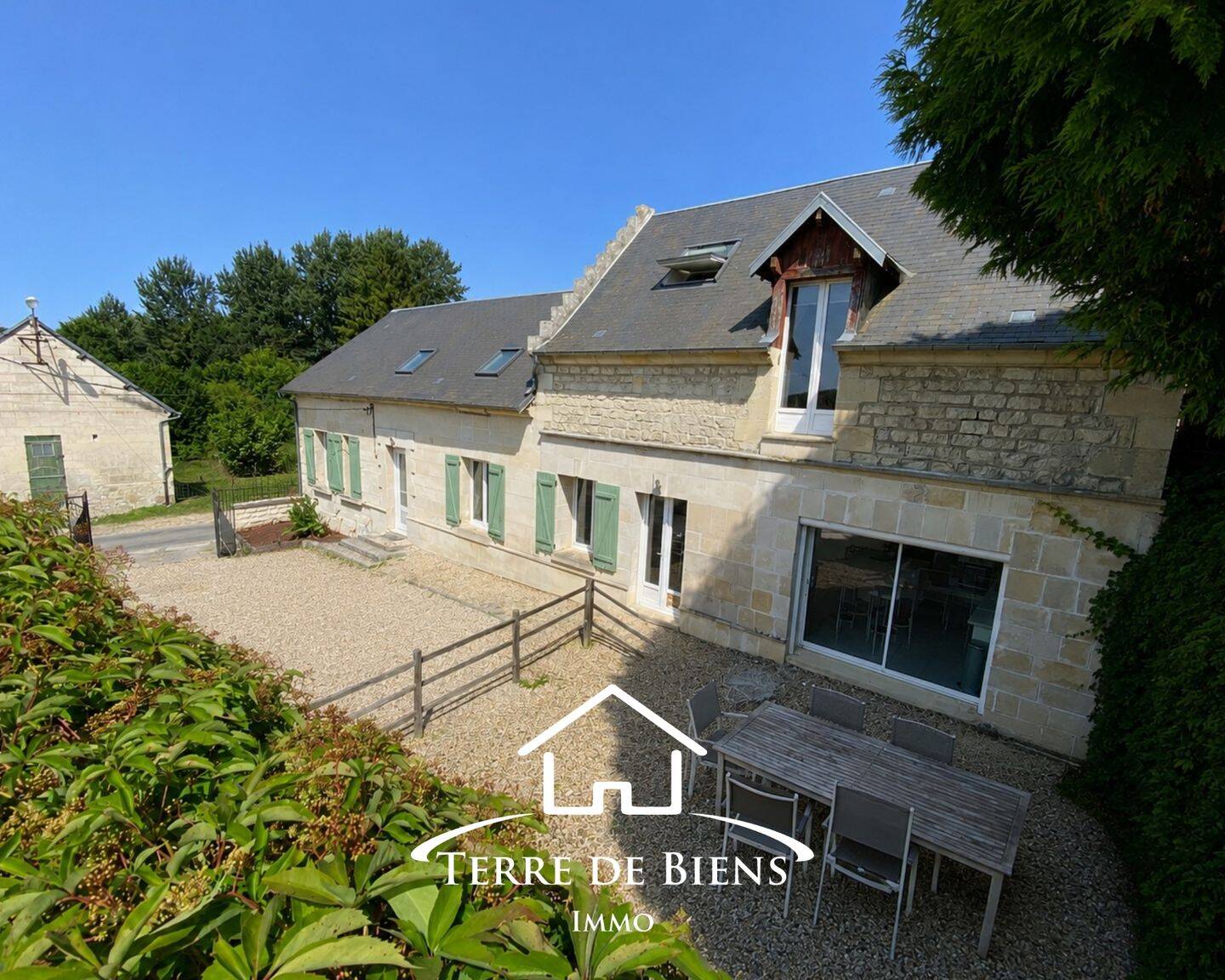 Exclusivité Longère 6/7 pièces avec dépendances 148 m² SEC