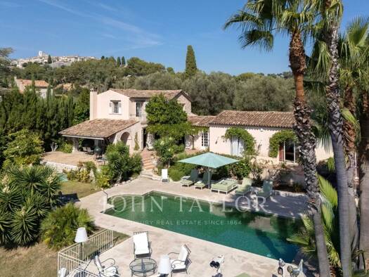 Maison à vendre 2 590 000 € 8 pièces 4 chambres 244 m² 4 970 m² de terrain Saint-Paul-de-Vence 06570