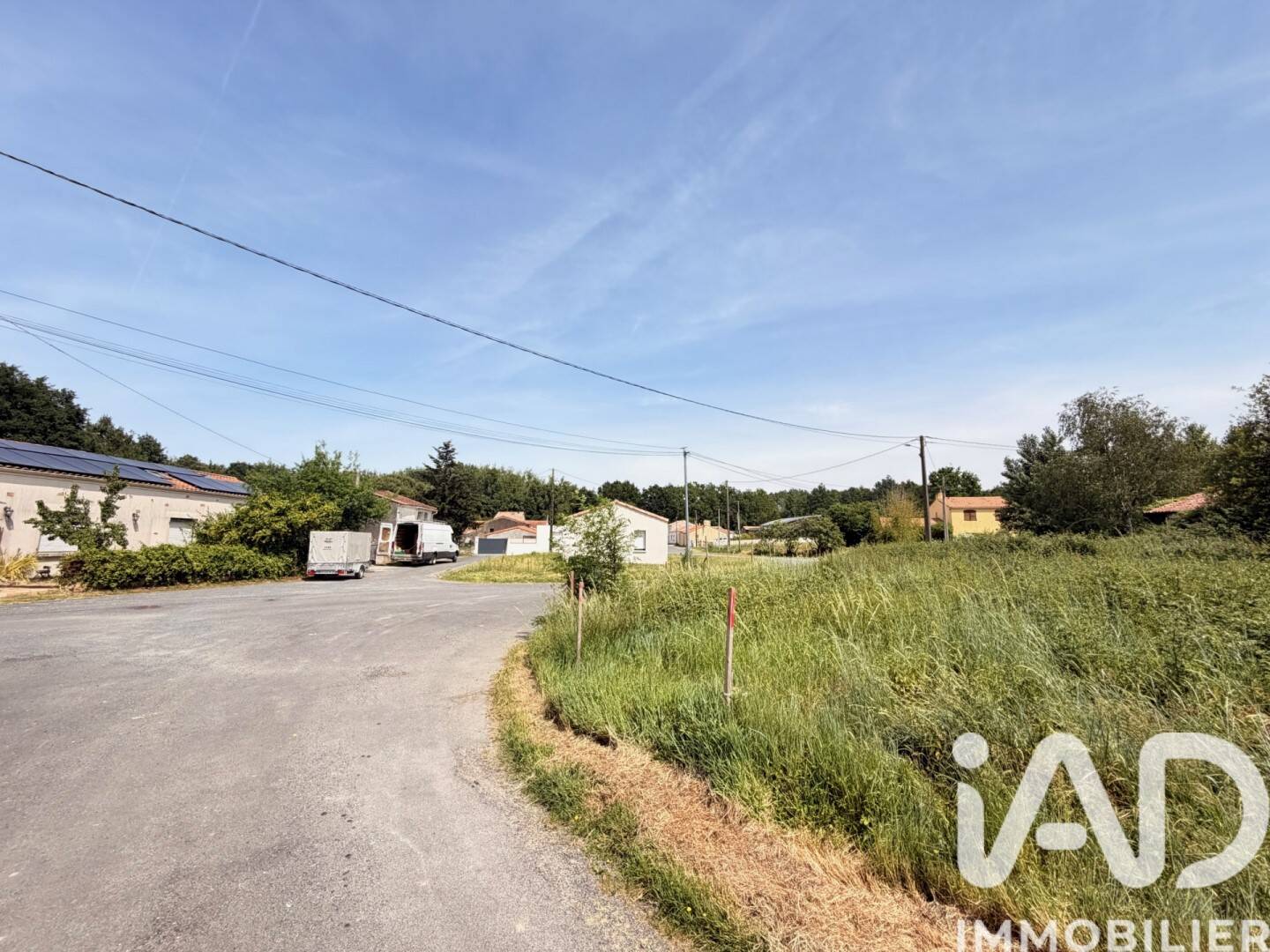 Terrain de 327 m² à Landeronde - photo 2