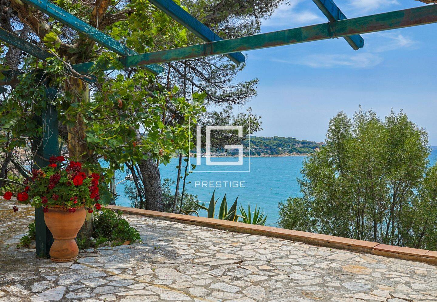 Maison 7 pièces 237 m² · à Sanary-sur-Mer · 237 m² · 2 266 000 €