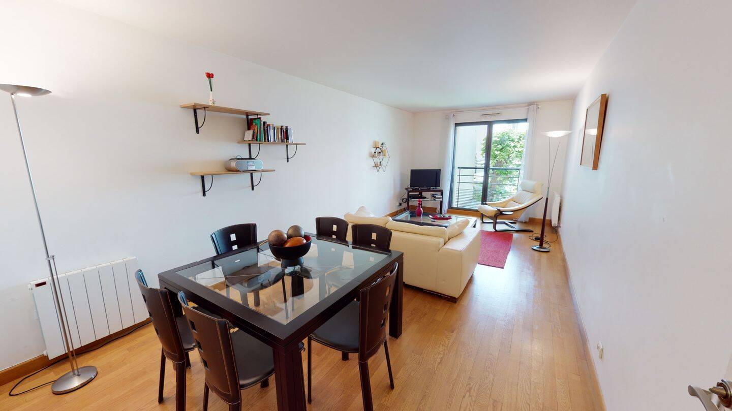 Appartement 3 pièces 72 m² · à Paris 16ème Arrondissement · 72,1 m² · 2 400 €