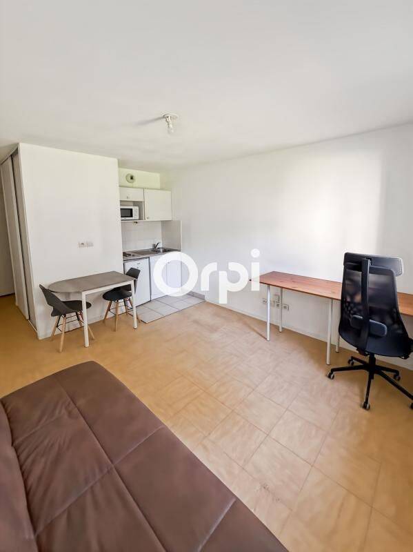 Appartement 1 pièce 20 m² · à Saint-Genis-Laval · 20,5 m² · 535 €/mois
