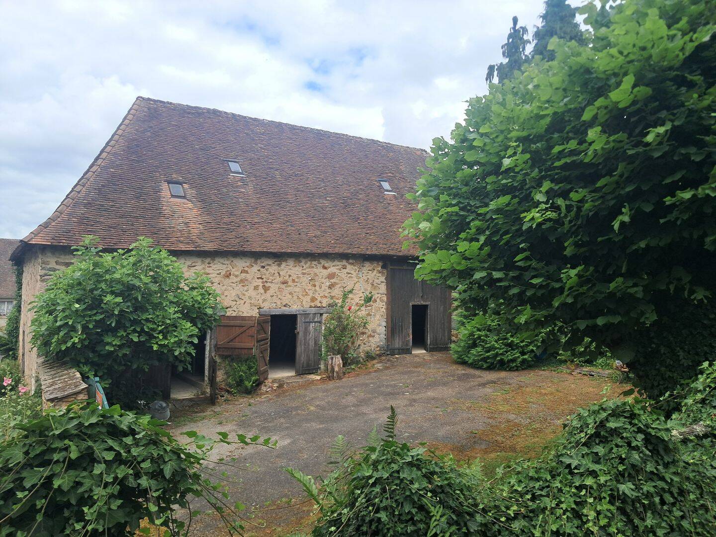 Maison 5 pièces 240 m² · à Montgibaud · 240 m² · 65 000 €