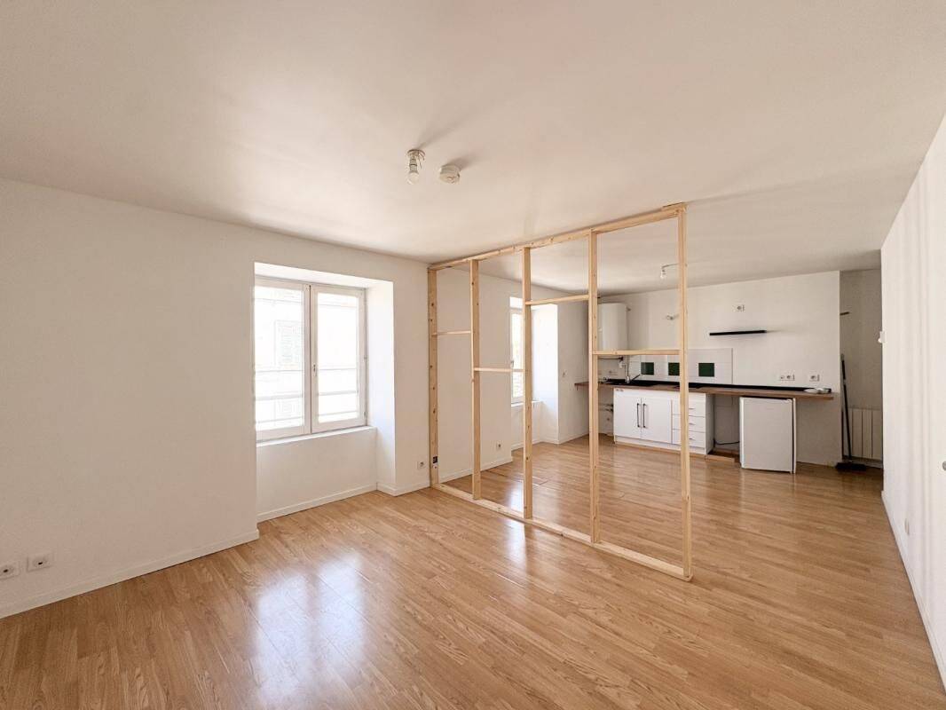 Appartement 1 pièce 28 m² · à Belleville-en-Beaujolais · 28 m² · 390 €